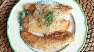 Свежая икра судака жареная ястыками в панировке. Прекрасно сочетается с жареным луком.