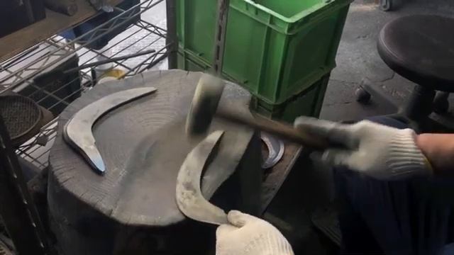 Изготовление японских серпов (кама) от Takemoto Sickle Mfg