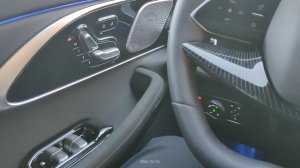 Exeed TXL: Функция облегчения посадки (высадки)