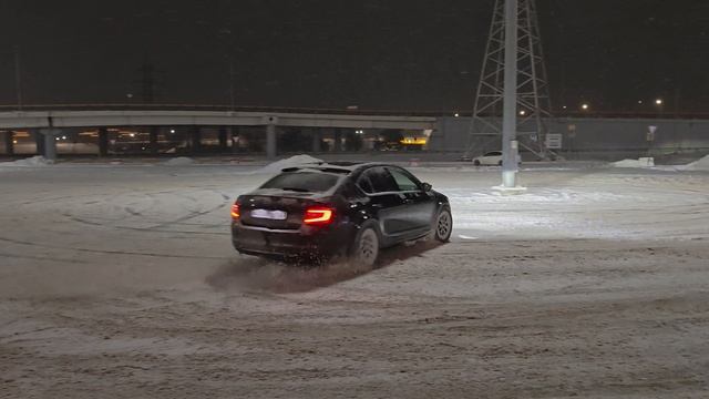 Skoda Octavia LEGO 2L 0-100 3,2s Sneg Motion :)