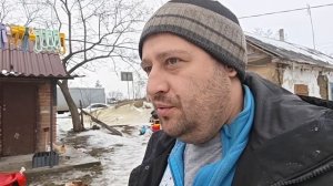 Весна идет, небольшой ремонт газели перед рейсом.