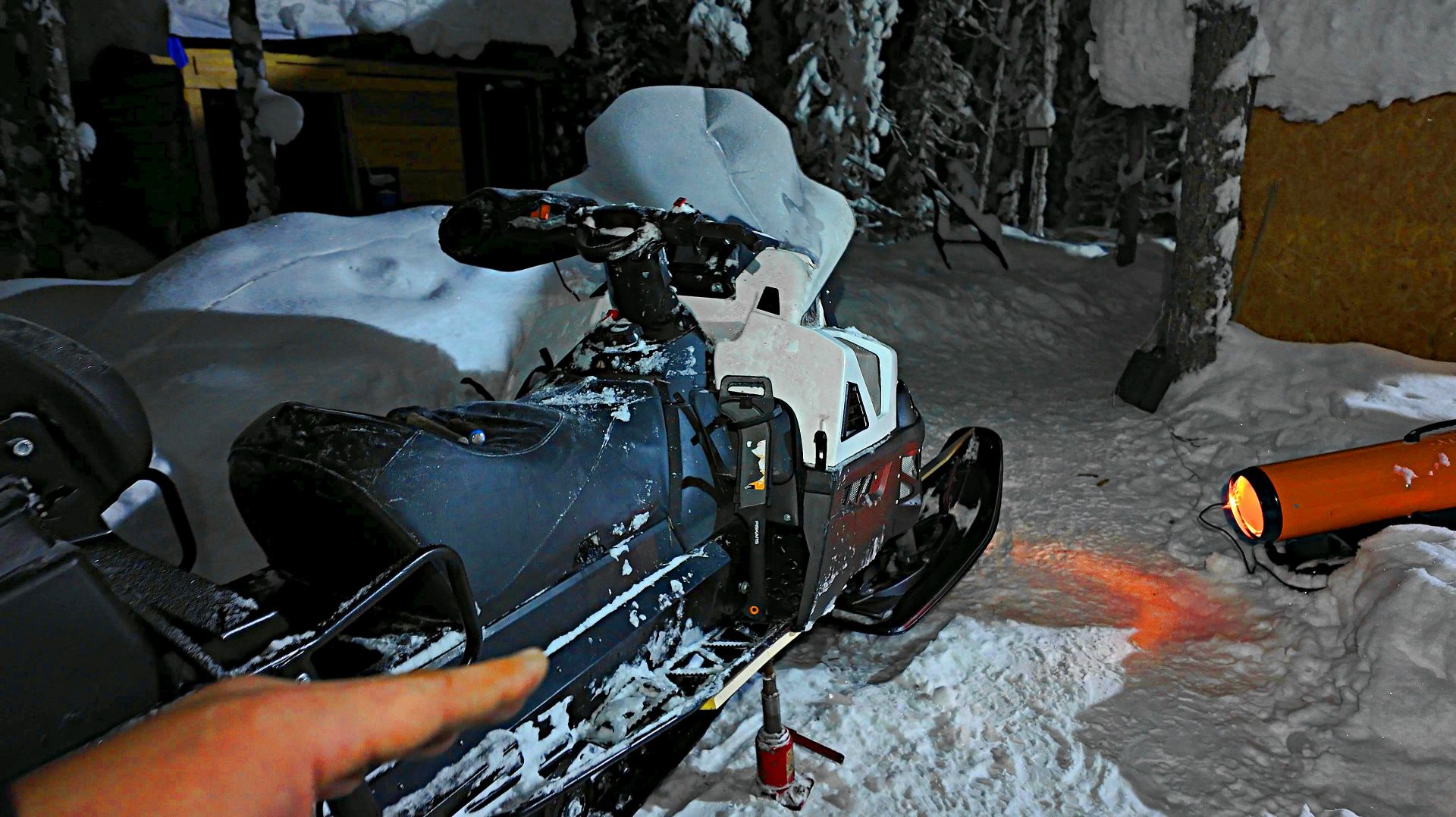 Всё из за Метало Копа Official