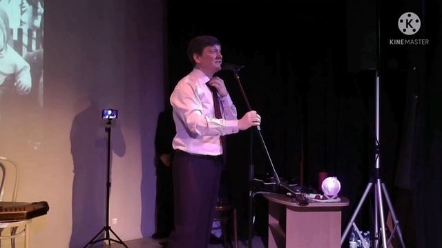 СЕРГЕЙ ЕСЕНИН
Не каждый умеет петь,
Не каждому дано яблоком
Падать к чужим ногам.
Сие есть самая вел смотреть онлайн