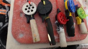 ЧЕМ КРУЧЕ ДЖИП иди за ТРАКТОРОМ .Рыбалка в Глухозимье -  СРЕДНИЙ УРАЛ .Есть подводная съёмка .