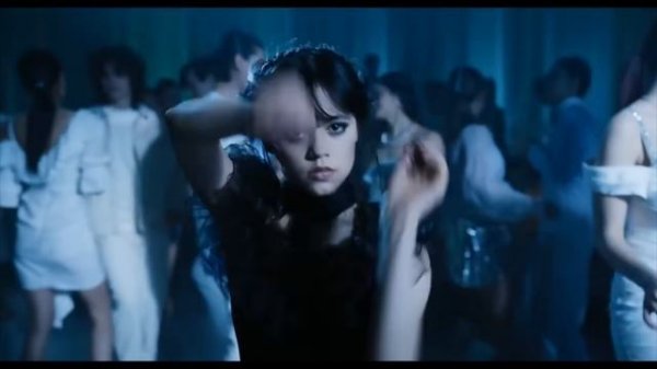 танец уэнздэй перазалив с ютуба