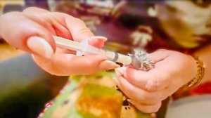 Мама ежиха УТОНУЛА во время ливня!Один ежик холодненький и не кушает, наверно замерз…ЖАЛЬ(((