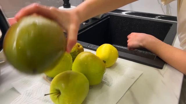 Марк учится зарабатывать деньги на покупку автомобиля смотреть онлайн