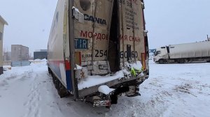 Последствие гололёда. Страшный сон дальнобойщика.