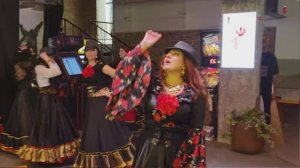 ПЕСНИ И ТАНЦЫ "Я МИЛОГО УЗНАЮ ПО ПОХОДКЕ". АРТИСТЫ НА ПРАЗДНИК. Е. Берлин и ансамбль танца Экспромт