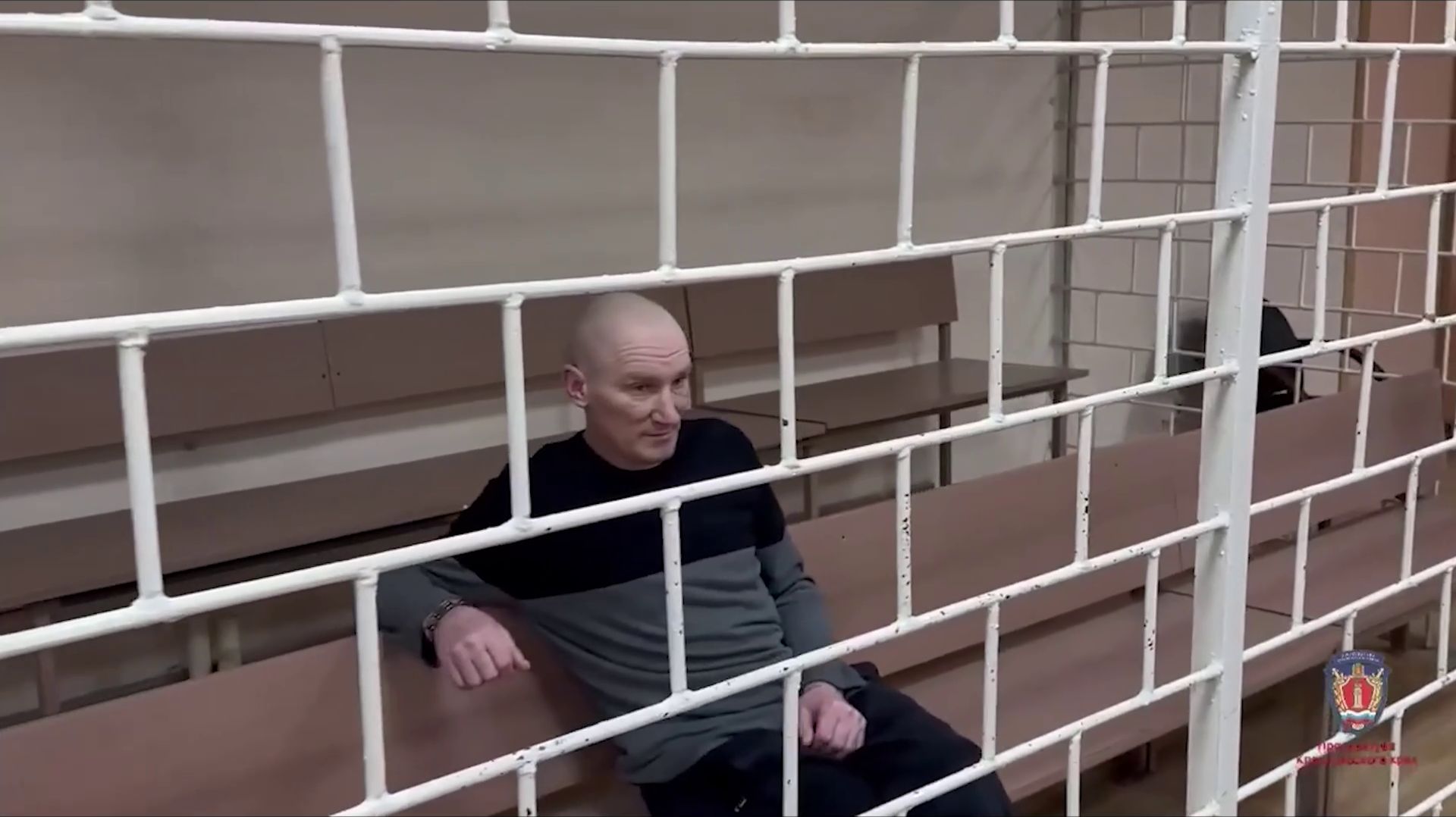 23 ГОДА КОЛОНИИ: УБИЙЦЕ 17-ЛЕТНЕЙ ДЕВУШКИ В УШКАНКЕ ВЫНЕСЛИ ПРИГОВОР смотреть онлайн