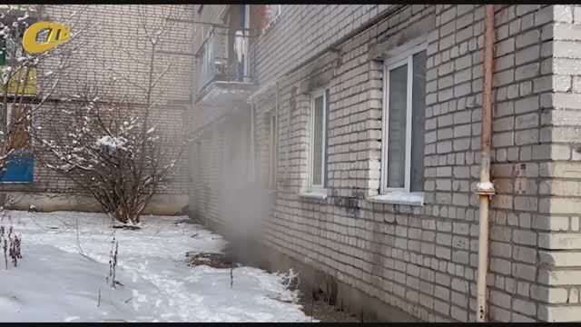 ЖИЛЬЦЫ ДОМА №84/2 ПО УЛ. КУРСКОЙ ПОЖАЛОВАЛИСЬ НА ПОРЫВ ТРУБ В ПОДВАЛЕ ДОМА смотреть онлайн