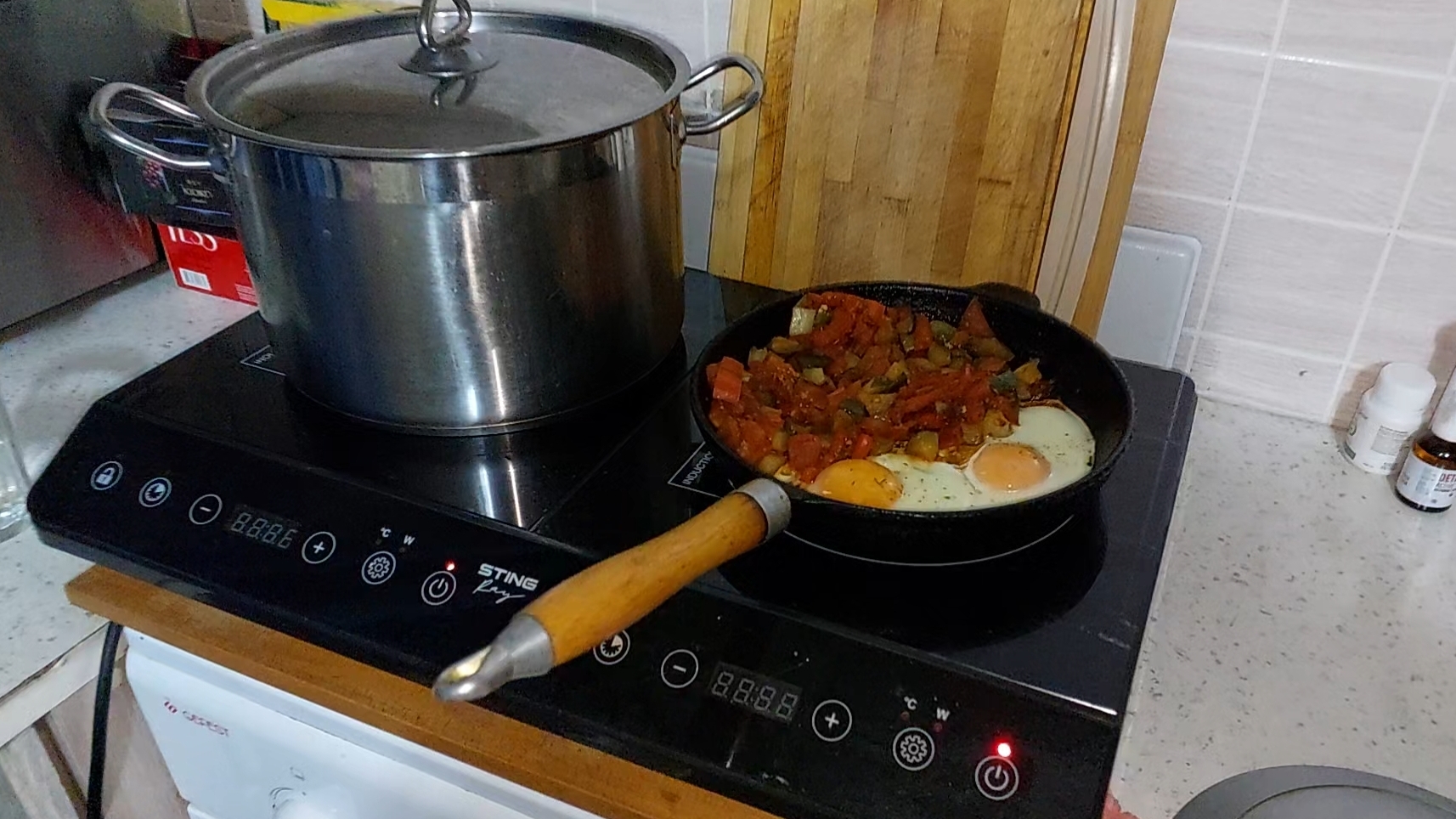 Снова на готовке, проблема с канализацией не решилась смотреть онлайн