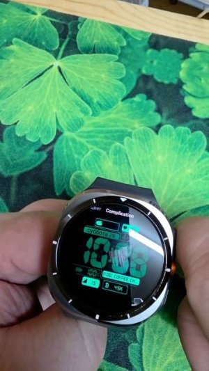 Отличный Монохромный циферблат с кучей цветовых схем для WearOS