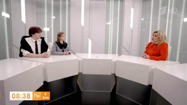 Захарова: посол - это капитан корабля в бурлящих водах международных отношений