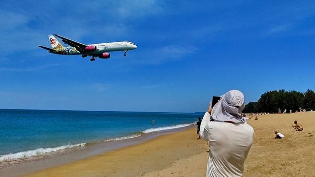 самолёт над пляхем