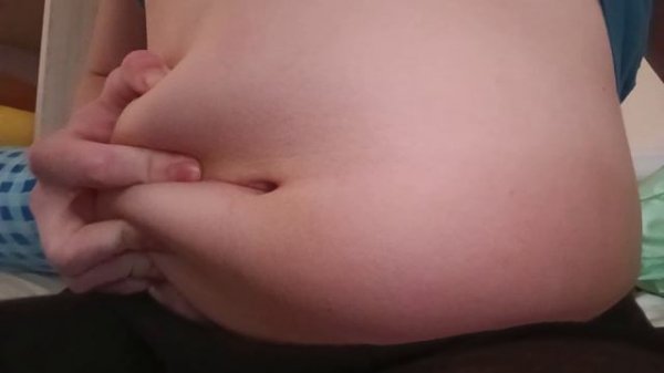 Толстый животик после плотного приёма пищи