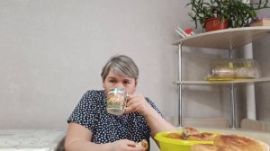 Пока муж на работе напекла пирогов, приняла отел коровы. Жизнь в деревне.