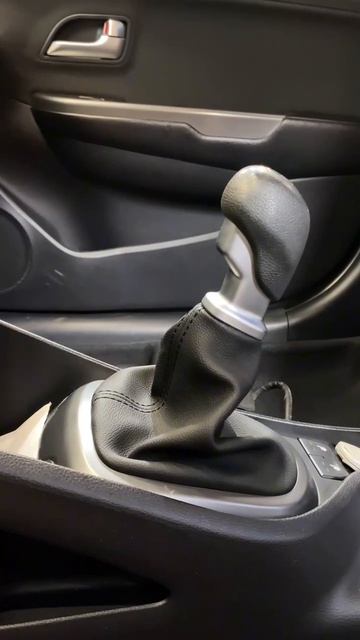 Kia Rio 3. Перетяжка юбки кпп смотреть онлайн