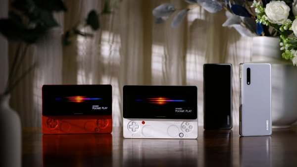 Ayaneo Pocket Play - СЛАЙДЕР ВЕРНУЛСЯ! Первый взгляд на телефон-ностальгию из будущего 📱✨