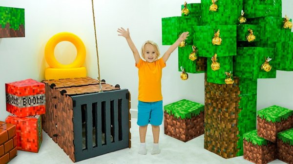 Влад и Ники - Гигантский лабиринт челлендж для детей.