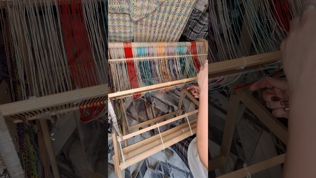 Видео 3 Как привязать основу к планке. Ткачество. Пошагово