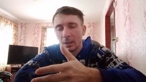 Почему телевизор Econ зависает на заставке?