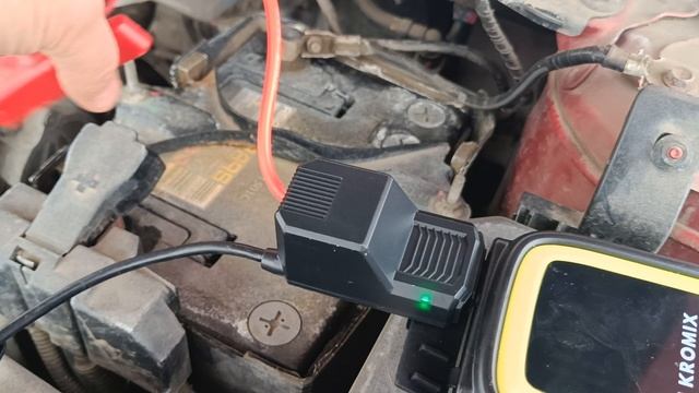 запуск двигателя с помощью бустера Kromix Helper (k22306) смотреть онлайн