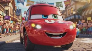 маленький монстр трак маквин учавствует в гонке на выбывание монстр-трак маквин красный синий тачки