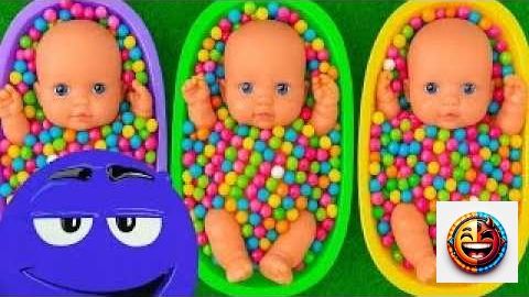 ДЕТЯМ ТРИ МАЛЫША В ШАРИКАХ УЧИМ ЦВЕТА СЮРПРИЗ ИГРУШКИ ДЛЯ МАЛЫШЕЙ ВЕСЕЛАЯ ИГРА
