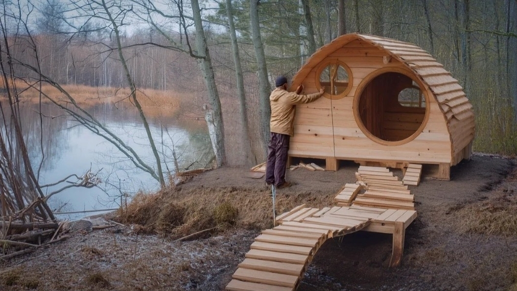 Строю одинокий дом у реки. Стройка в лесу и рыбалка. Бушкрафт смотреть онлайн