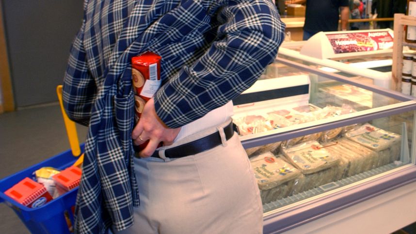 Шоплифтинг стал молодежной субкультурой: подростки хвастаются кражами в сети