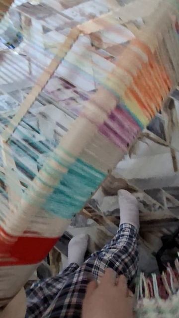 Видео 5 Как накручивать основу на вал навоя с помощью бутылок. Пошагово.