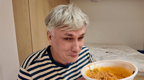 Корея. Живём в подвале, едим дешевые полуфабрикаты