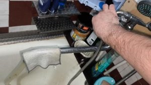 Mossko. Аккумуляторная автомойка. Разница мощности струю с забором воды из ведра и  водопровода.