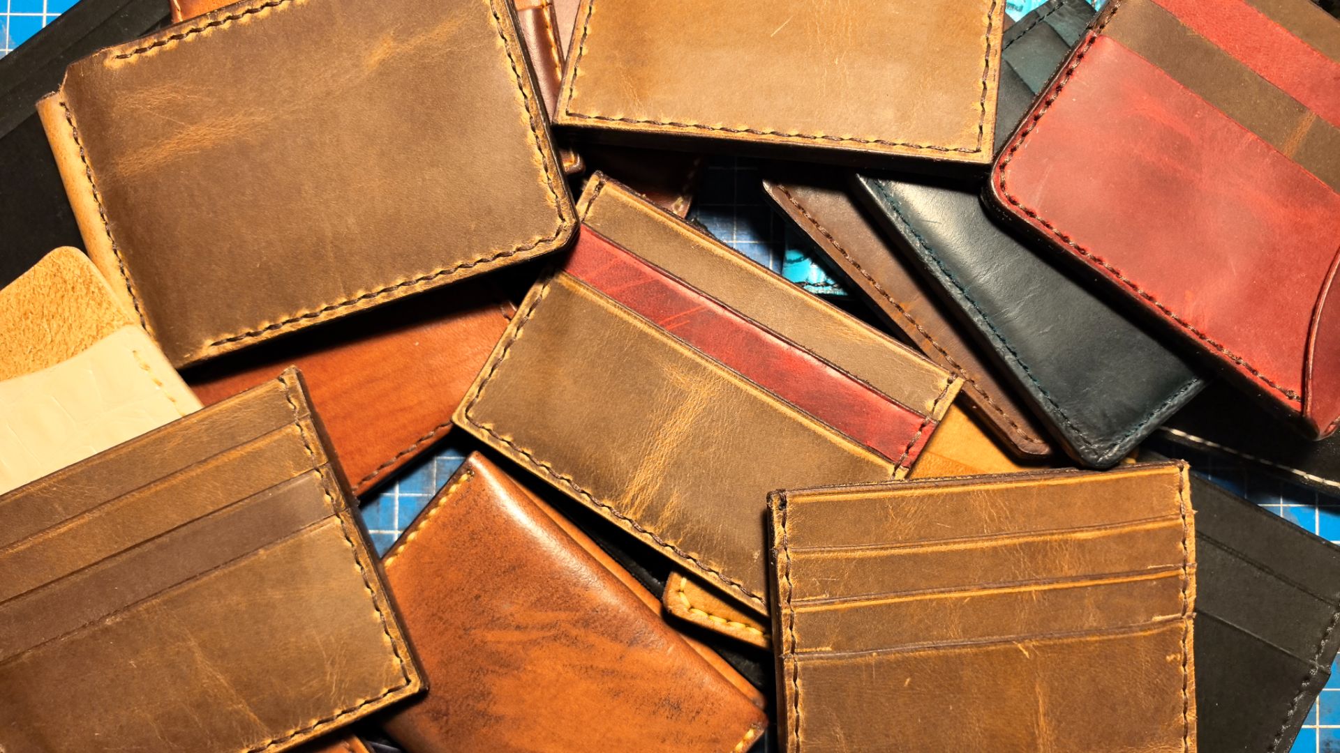 Картхолдеры из натуральной кожи своими руками. Обзор кожаных изделий смотреть онлайн