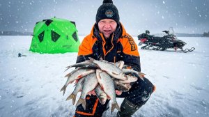 КУЧА РЫБЫ С ОДНОЙ ЛУНКИ! УЕХАЛ ОТ ВСЕХ ПОДАЛЬШЕ И НАЛОВИЛ! Зимняя рыбалка в палатке.