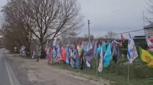 Мальчик_Сережа_из_курского_села_каждый_день_приветствует_русских_бойцов.