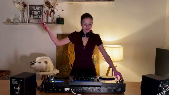 KRISTINA PI | Tech House Home Set | From light to dark смотреть онлайн