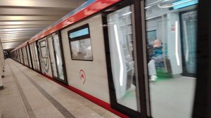 электропоезд 81-775.2 Москва 2024 отправляется со станции Войковская