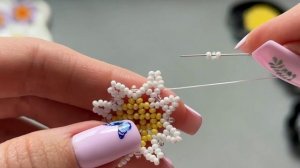 Серьги-ромашки из бисера | Украшения ручной работы своими руками