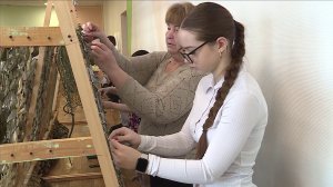 Гремячинские паучки: сямженские волонтёры плетут маскировочные сети для бойцов СВО