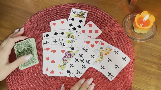 Крестовый король. Гадание на игральных картах смотреть онлайн