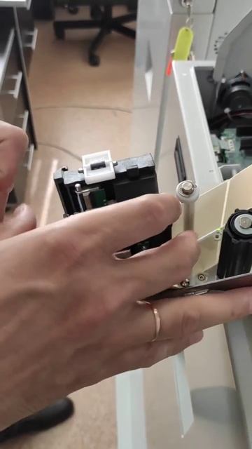 Замена ленты в принтере терминала