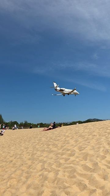 бизнес джет на посадку