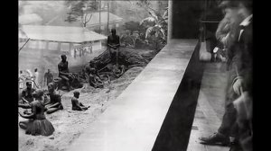 СМОТРИТЕЛИ ZOOПАРКА ВЫХОД ТОЛЬКО БЕЗ СКАФАНДРА.