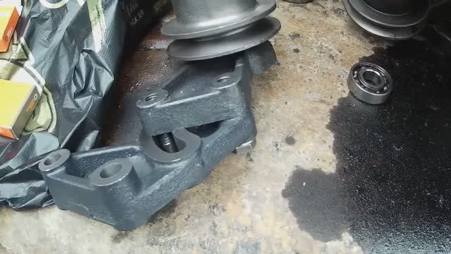 МАЗ-5432 собираем двигатель ЯМЗ 236 день 3й смотреть онлайн