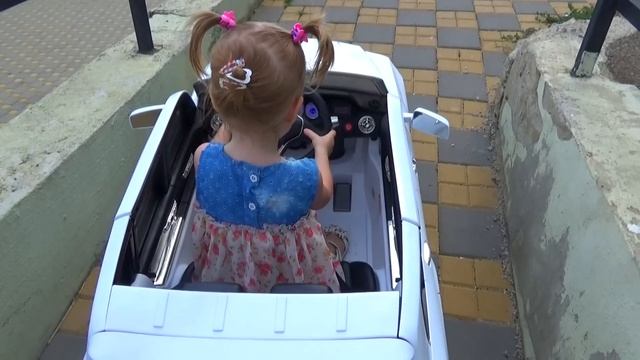 ✿ ЭЛЕКТРОМОБИЛЬ - супер подарок сюрприз. Тест драйв Иг смотреть онлайн