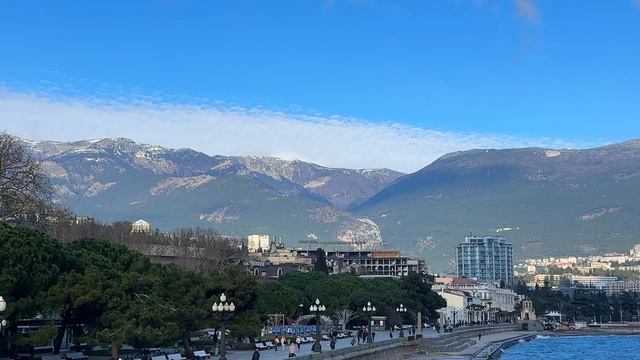 Ежедневная «вебкамера» Ялты. 9 февраля 2026г. смотреть онлайн