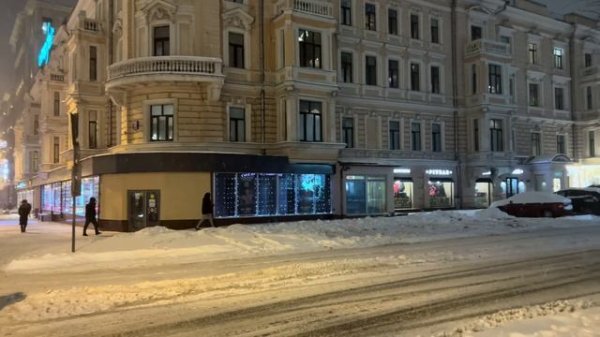 Сильный снегопад в Москве ❄️ Ночная прогулка по зимнему городу 🌨️