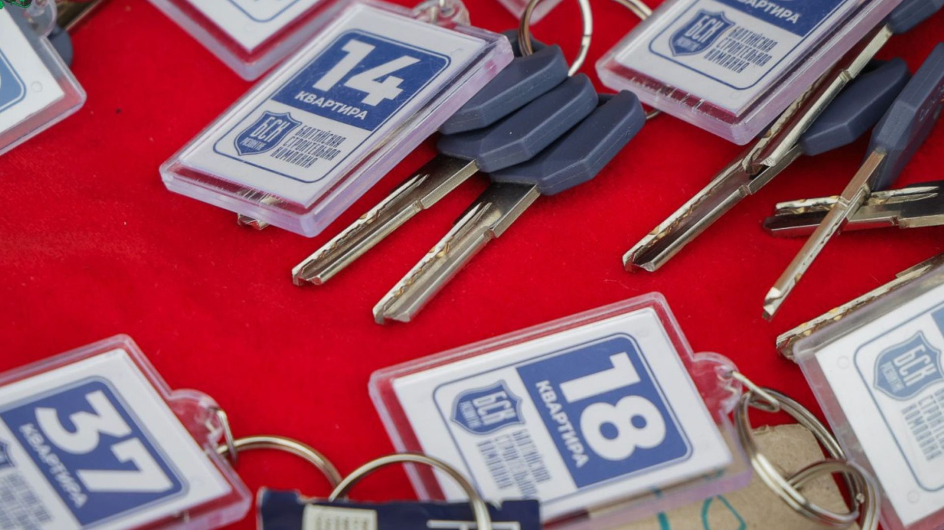 Почти сто жителей Рыбинска получили ключи от новых квартир по программе расселения аварийного жилья смотреть онлайн